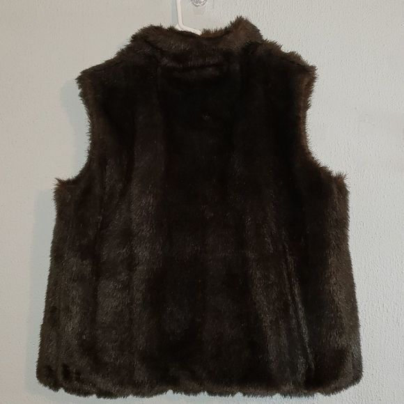 Cato Faux Fur Reversible Vest Size 22/24W - Picture 3 of 11